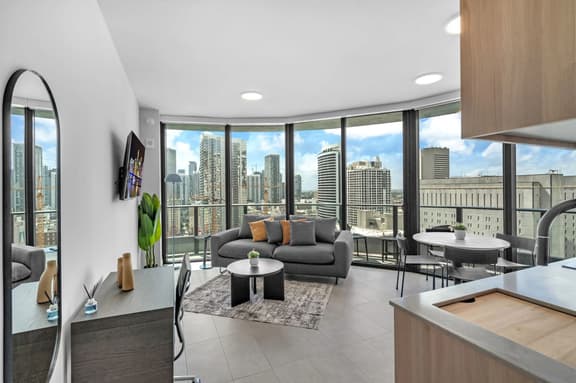 Corner 1BR · Rooftop Pool, Wrap Balcony + Views - Image 1