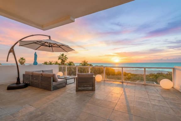 Direct Oceanfront 2BR · Huge Balcony, Free Parking - Image 1