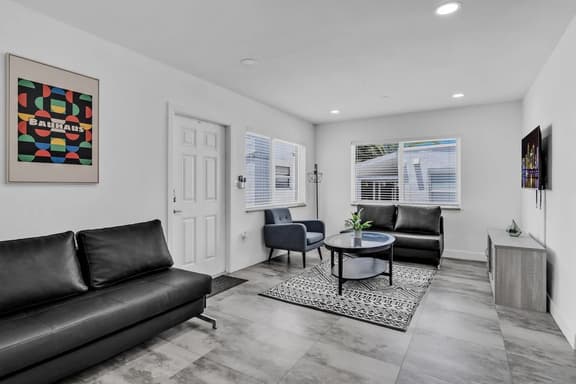 Sunny 1BR Hideaway | Beach at Your Doorstep - Image 1