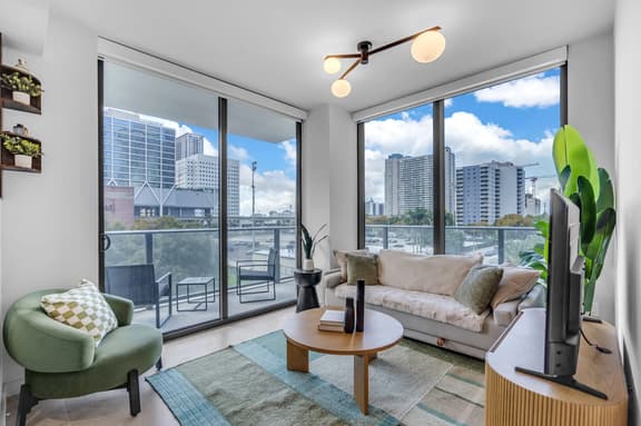 Urban Corner 2BR · Wrap Balcony + Rooftop Pool MIA - Image 1