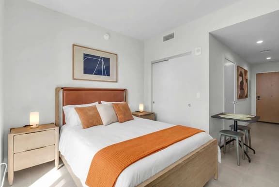Premier Studio · Rooftop Pool + Balcony Downtown - Image 1