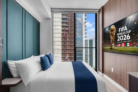 E11EVEN Studio · Bay Views + Rooftop Day Club Pool - Image 1